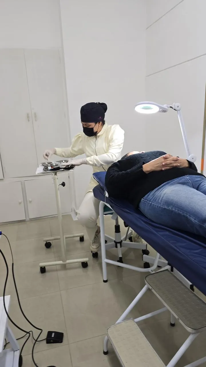 Perfil de Rinomodelación con resultados naturales - Dra. Erika Caballero