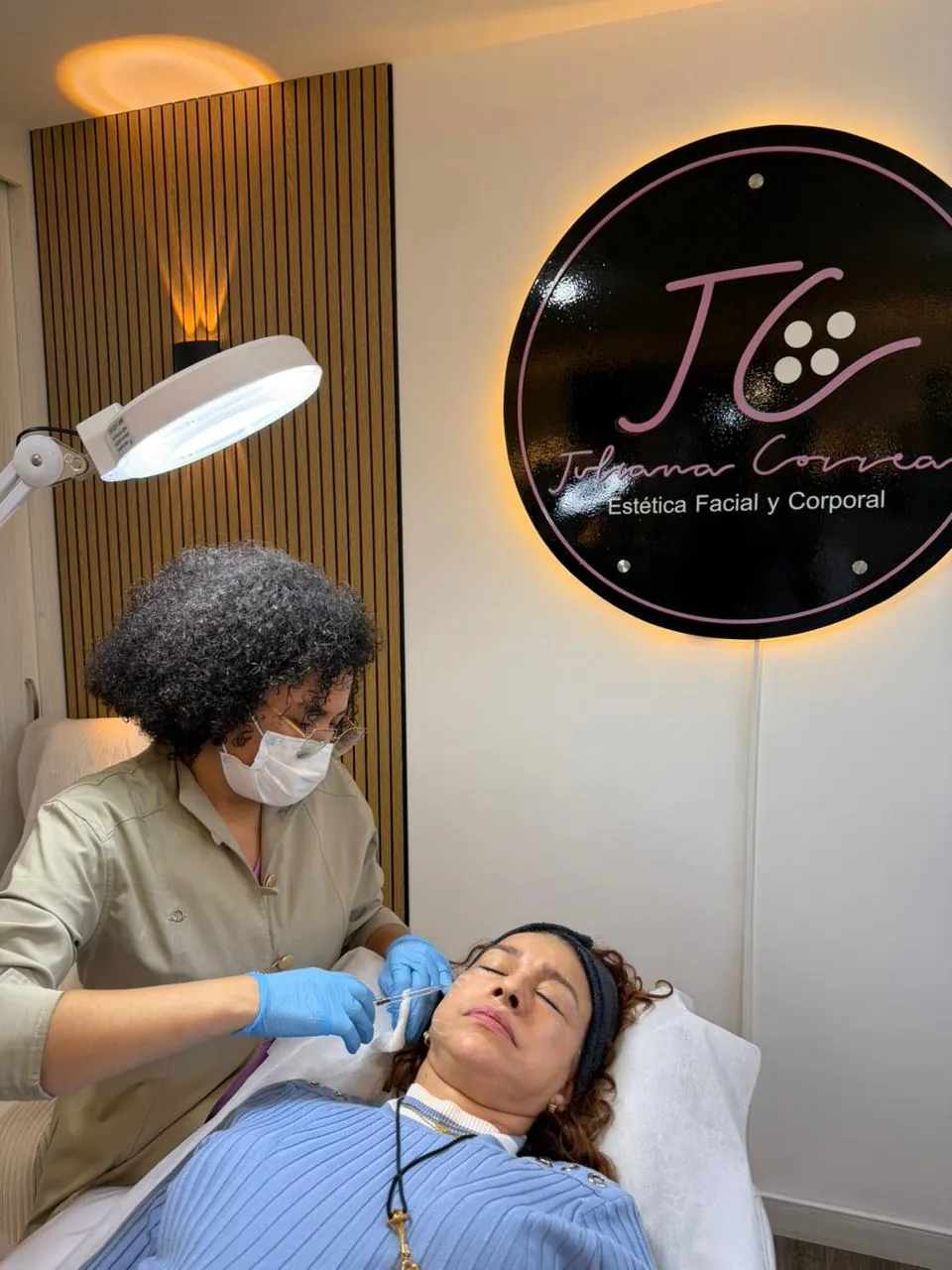 Fase de marcación para tratamiento facial